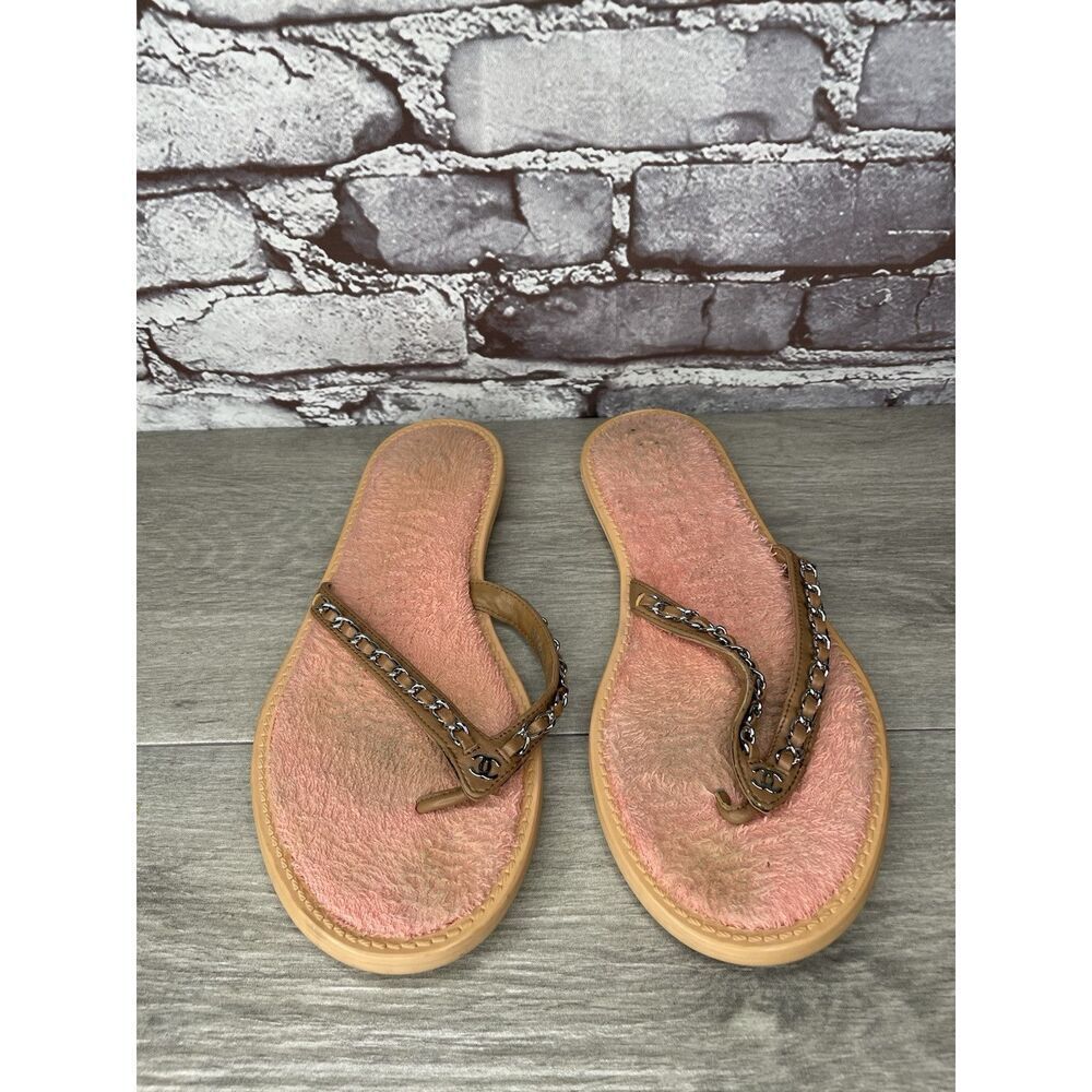 CHANEL Lambskin CC Chain Pink Leather Designer Thong Sandals Women’s Sz 40EU/9.5 - Picture 2 of 16